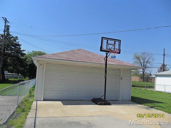 3rd image of 19620 Shady Ln