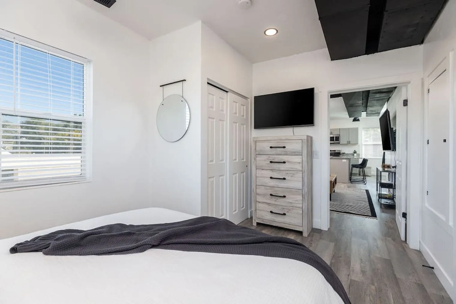 1 bed, 1.0 bath, 807 sqft, $2,777 — Photo 4