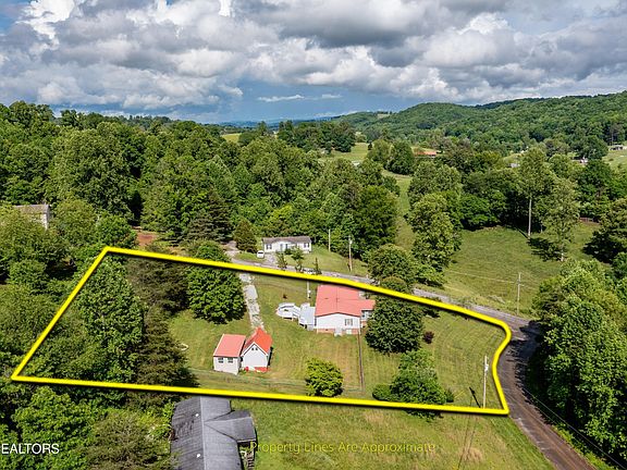 3rd image of 205 Fawn Trail Dr