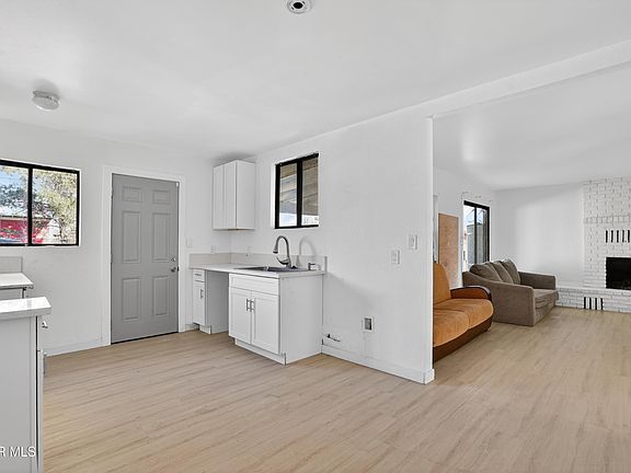 5th image of 45132 Harlas Ave