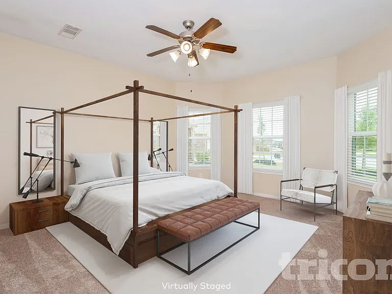 301 Summer Horse Dr — Photo 8