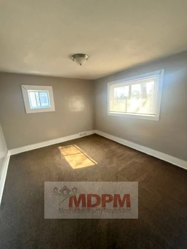 3 bed, 1.5 bath, 1479 sqft, $1,200 — Photo 4