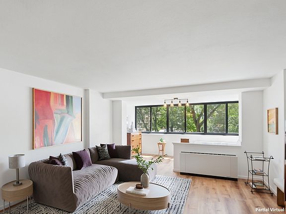 2nd image of 6 Whittier Pl APT 3L