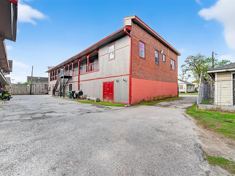 2316 Freeman St #6 — Photo 23