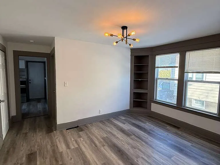 1338 Thoreau Rd — Photo 2