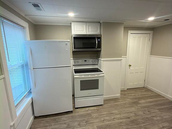 3rd image of 75-77 Briggs Ave #77-1