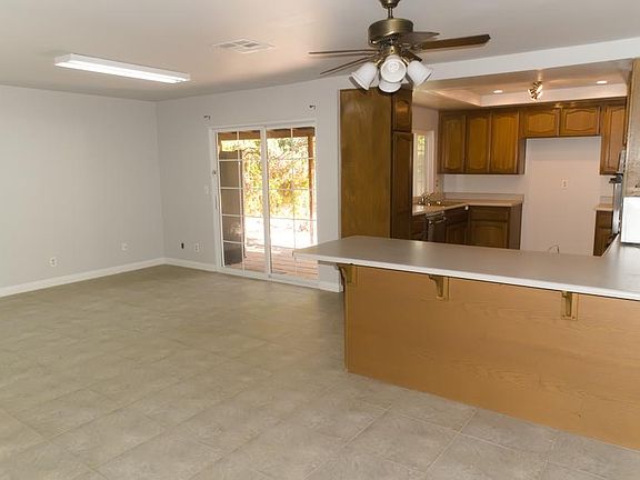 3rd image of 1559 Cressy Ct