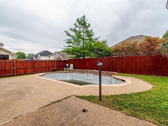 5th image of 512 Mulberry Ln