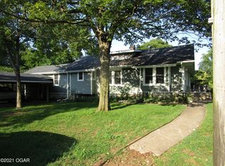 503 Belle Air Pl, Carthage, MO 64836