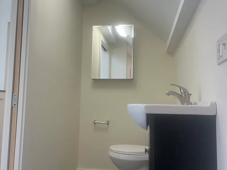 121 Park St #4 — Photo 5