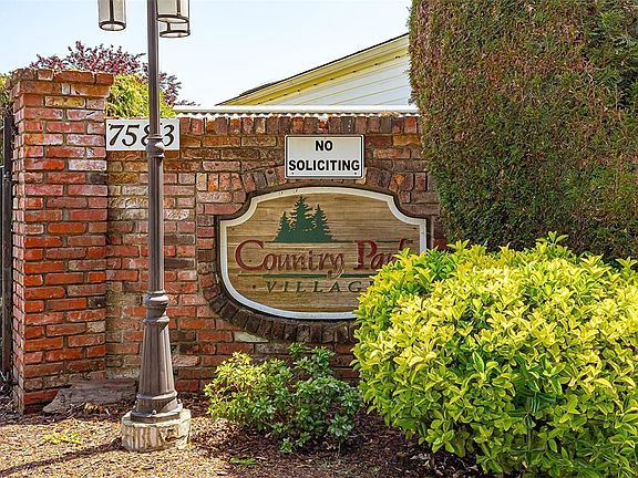 3rd image of 7583 Central Saanich Rd #23