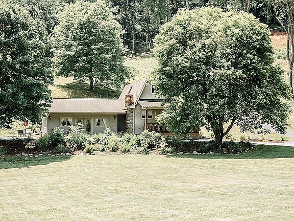 2nd image of 31 Lowe Dr