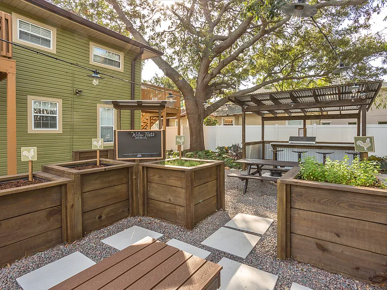 301 S Gomez Ave #G — Photo 13