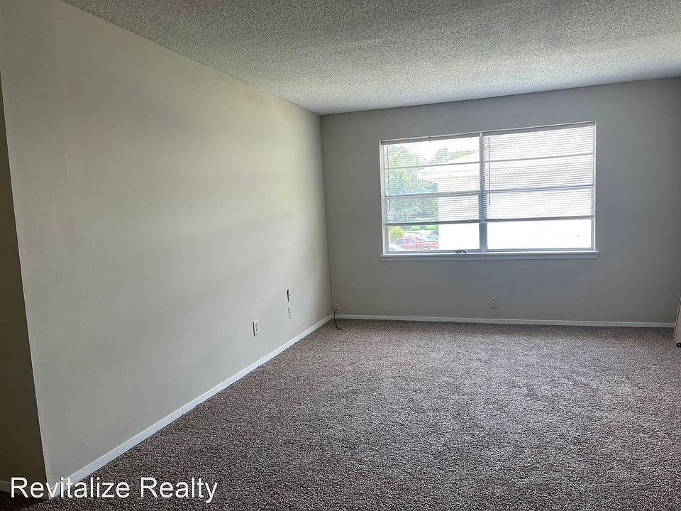 1st image of 19550 Gaston St APT 10