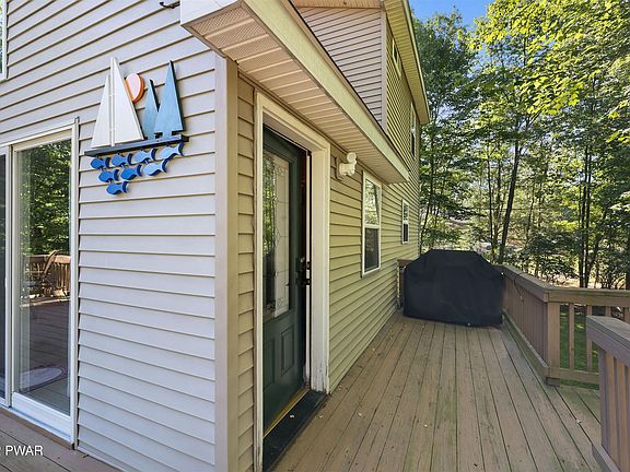 4th image of 1209 Wallenpaupack Dr