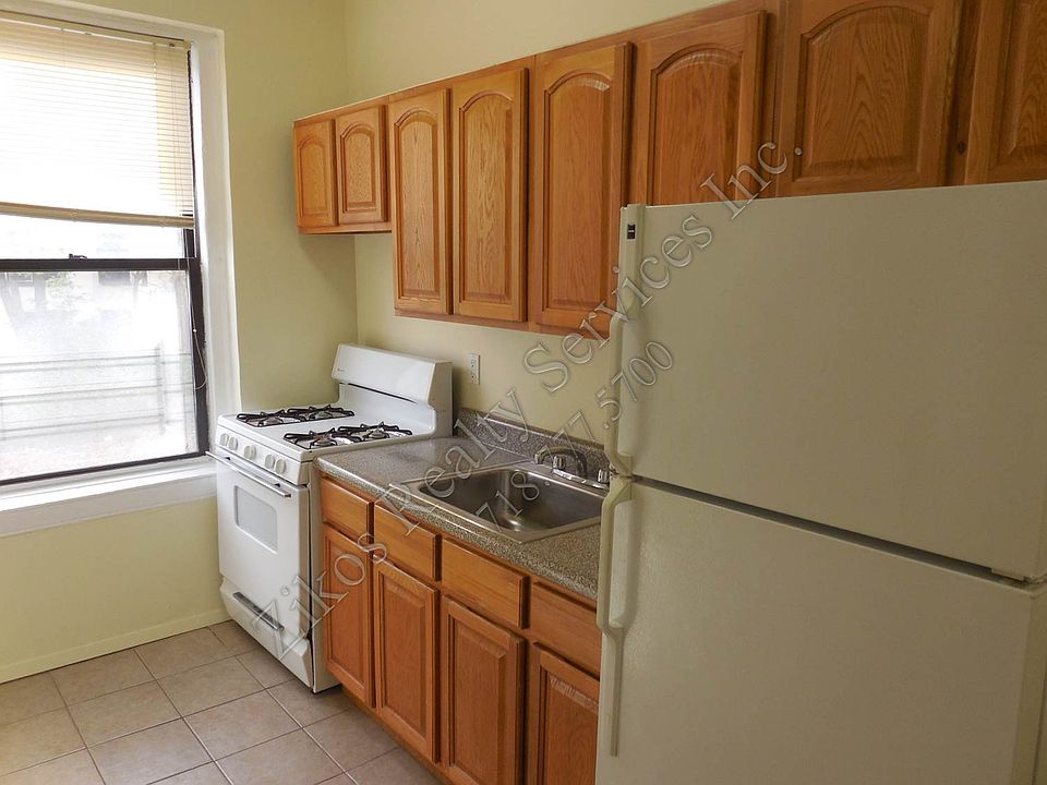 1st image of 2429 27th St APT 2