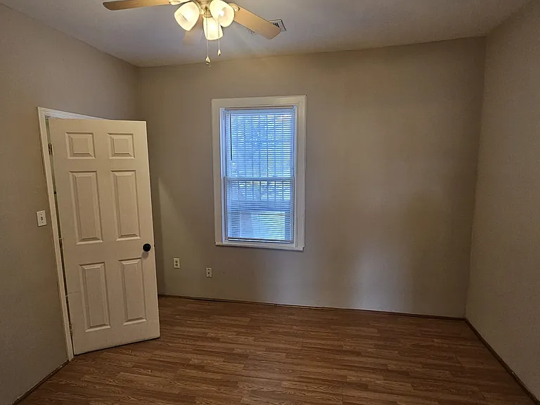 809 Eastern Ave — Photo 9