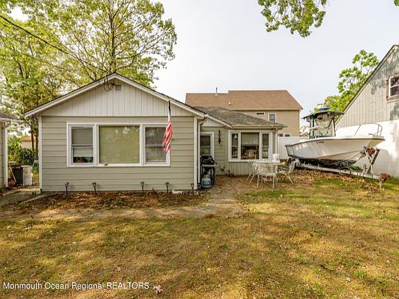 2nd image of 530 Princeton Ave