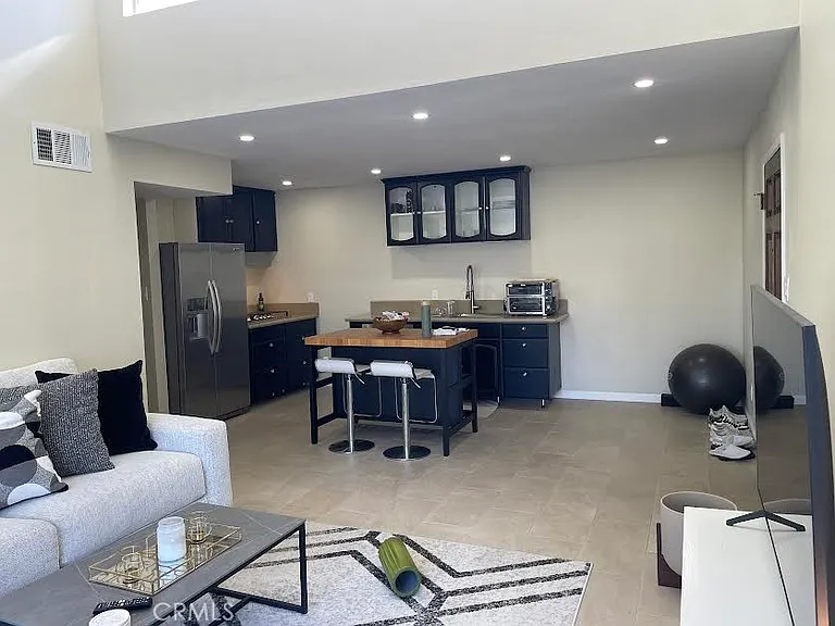 5700 Etiwanda Ave #240 — Photo 2