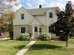 413 Allamakee St, Waukon, IA 52172