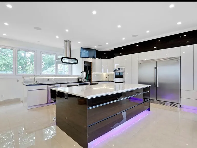 11 Waldane Ct #2 — Photo 3