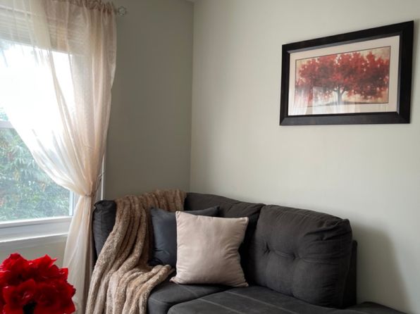 429 Beardsley Ave APT 3