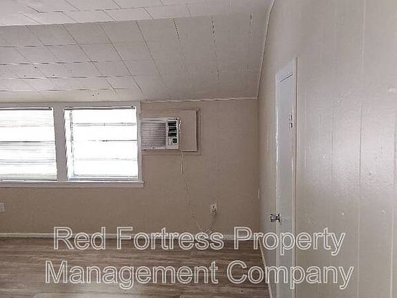 5th image of 2148 Victoria Ave APT 3