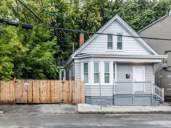 11 Broadway Ave, Lawrence, MA 01841