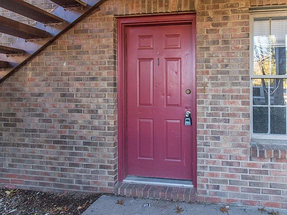 2nd image of 189 Donabrook Ct APT 1