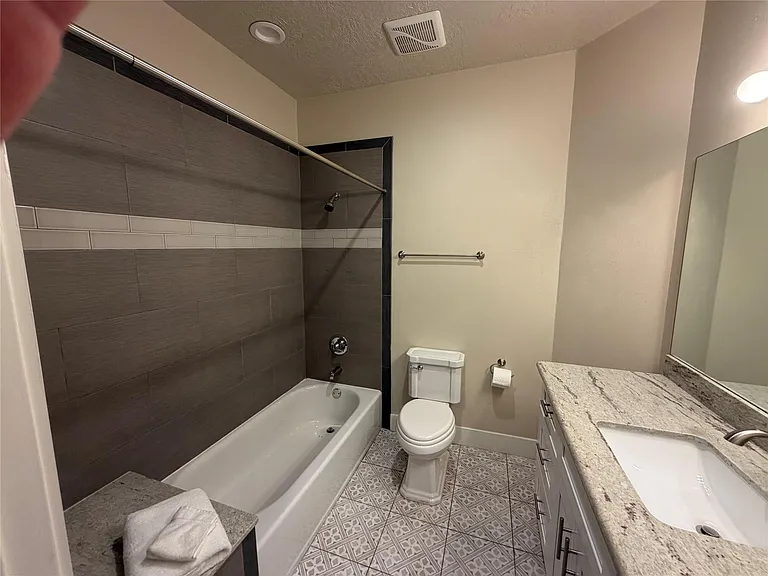 2504 Church St #3 — Photo 9