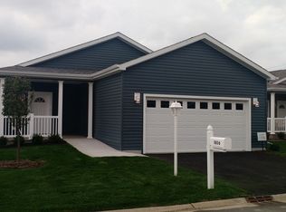 1806 Blue Ribbon Ln, Grayslake, IL 60030