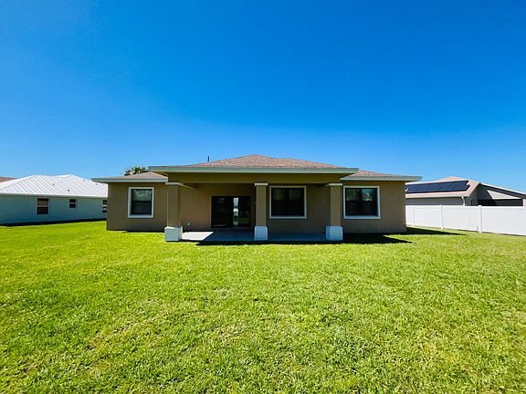 3rd image of 6149 NW Gatun Dr