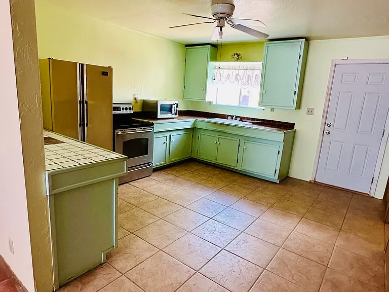 8913 Fir Ave — Photo 12