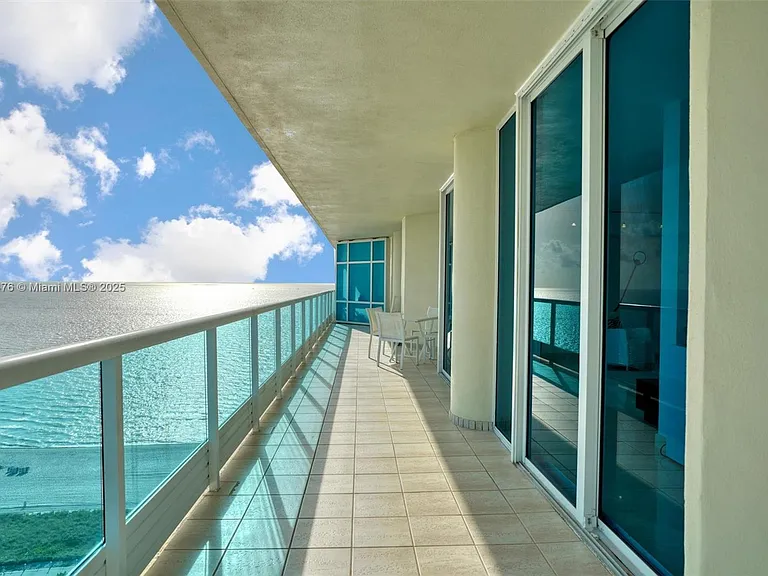 5025 Collins Ave #2107 — Photo 7