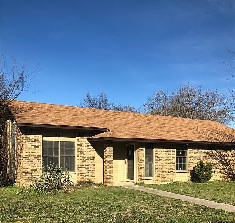 1st image of 701 Pondview Dr