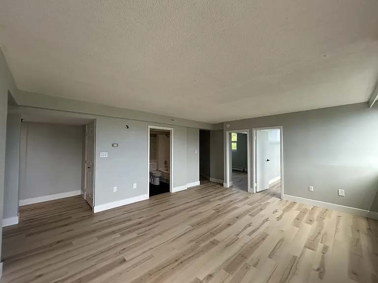 1157 Tower Rd — Photo 40