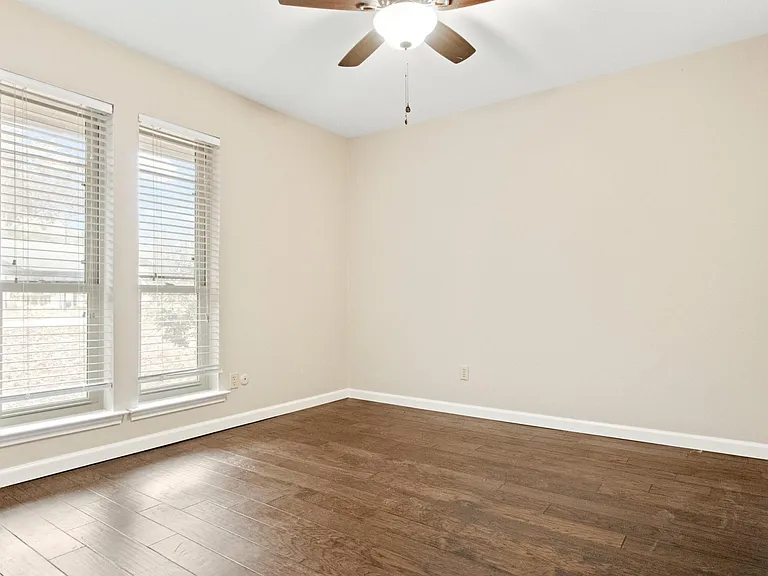 611 Field St — Photo 29