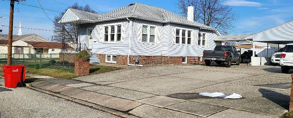 1st image of 528 N Hilltop Ave