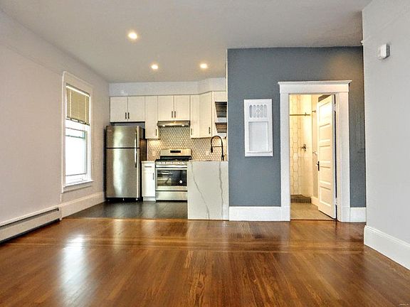 5th image of 497 29th St #1