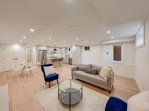 6136 Irmin St #1, Burnaby, BC V5J