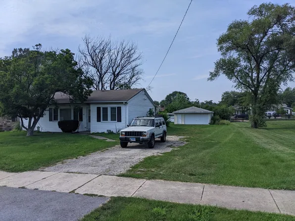 15W374 Lexington St, Elmhurst, IL 60126