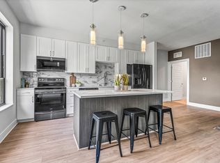 907 Winter St NE UNIT 303, Minneapolis, MN 55413