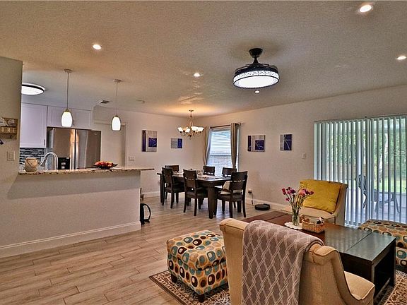 5th image of 112 Crooked Pine Dr