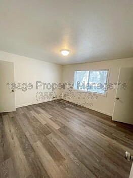 5th image of 1054 W 1520 N #E