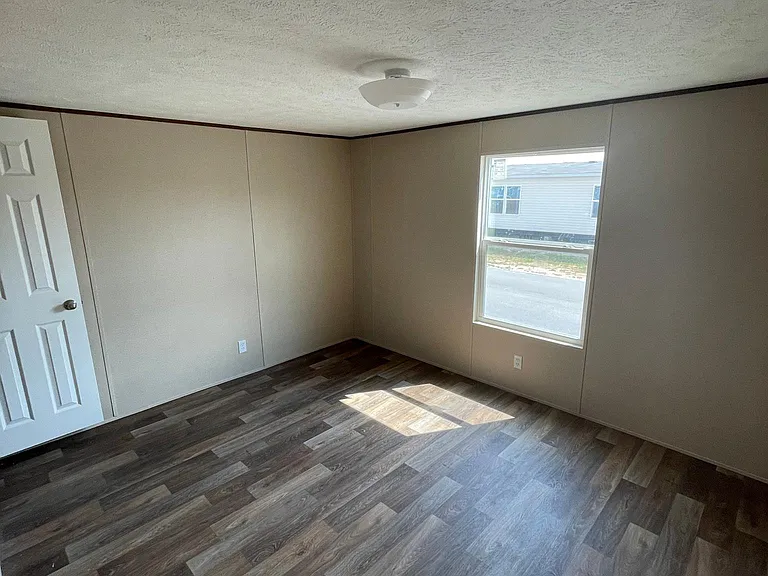 219 Garfield Dr — Photo 14