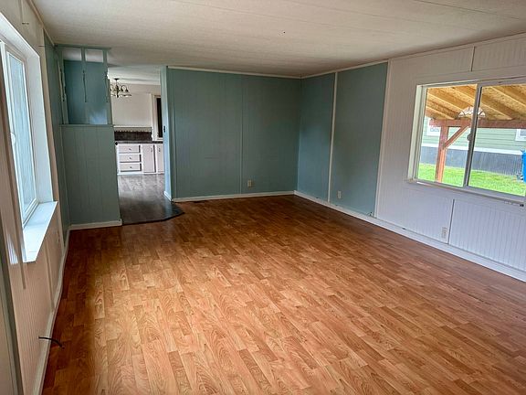 3rd image of 61 Lancelot Ln