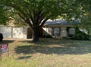 7429 Deaver Dr, North Richland Hills, TX 76180
