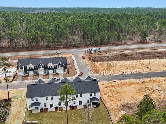 3rd image of 2006 Armada Rd