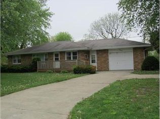 520 N 8th St, Sheldon, IL 60966