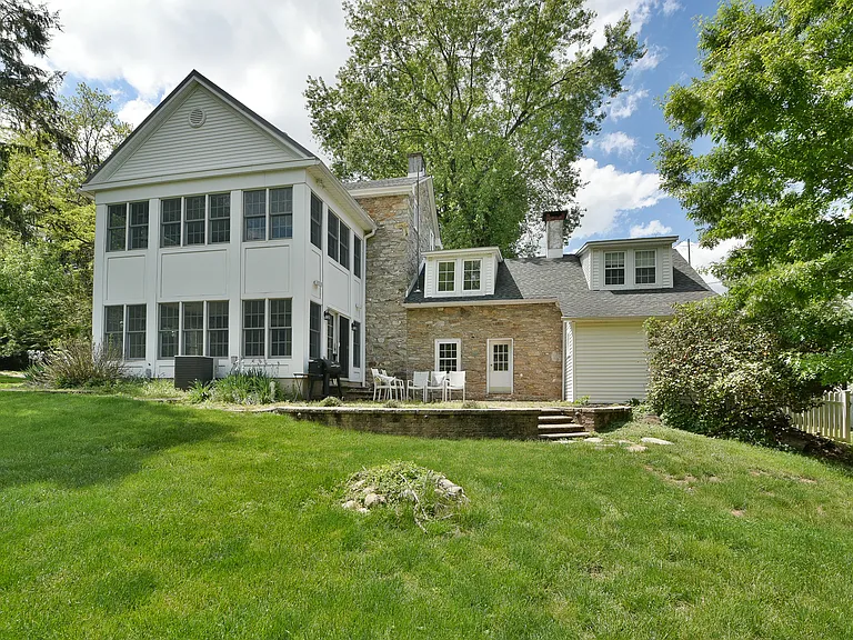 966 Paige Ct — Photo 63